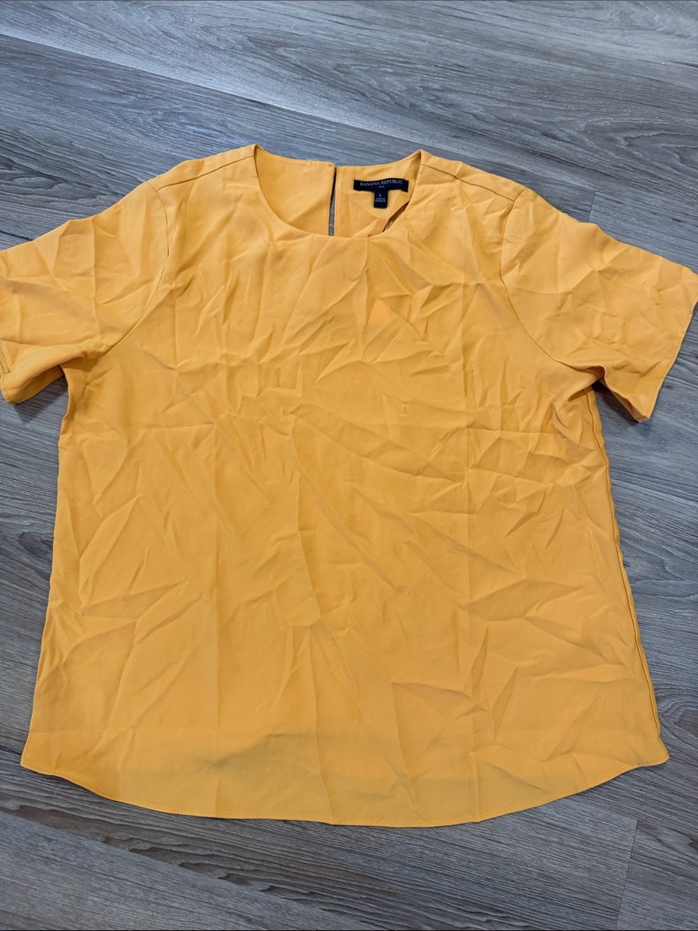 Banana Republic Women’s Short Sleeve Crew Neck Shirt - Mustard Yellow NWT